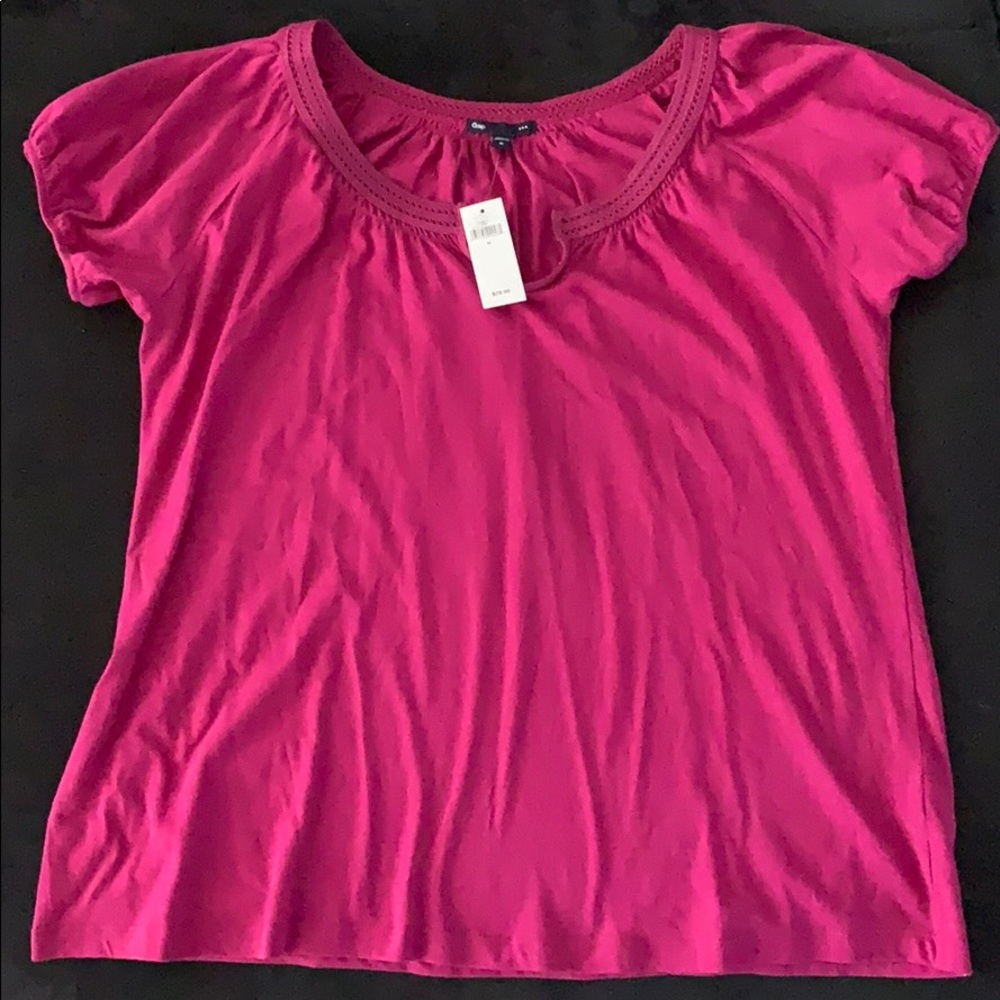 Gap Fuchsia Top - Size Medium